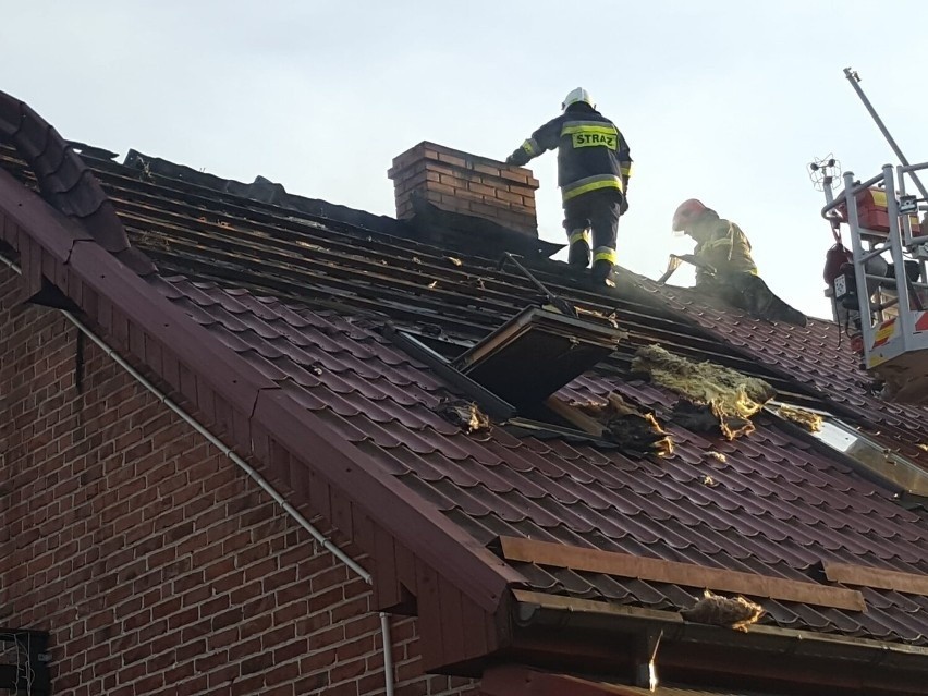 Pożar strawił poddasze domu w Dyminku (gmina Biały Bór).