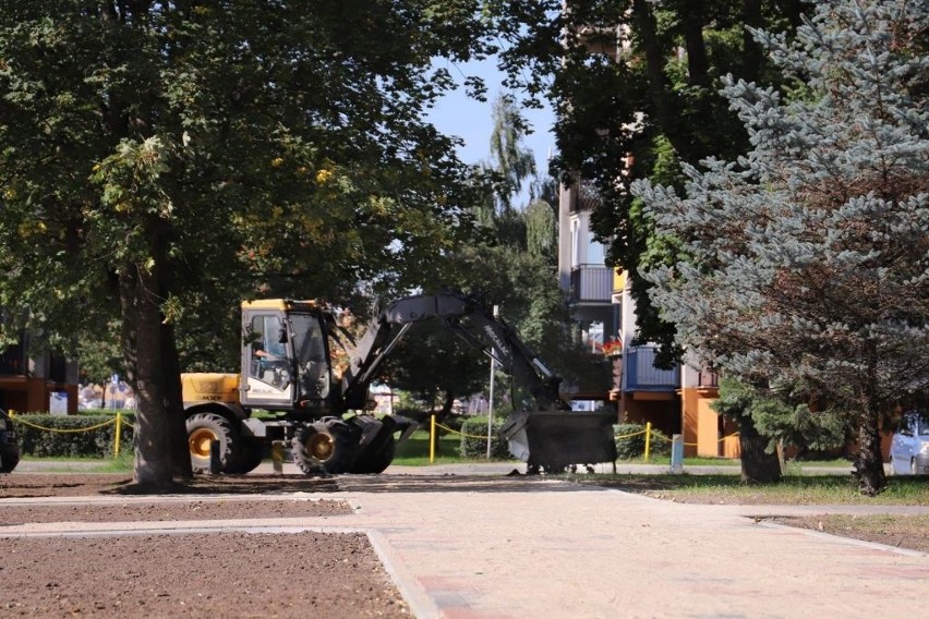 Ostrołęka. Remont chodnika przy ul. Kleeberga w Ostrołęce. 15.09.2020. Zdjęcia