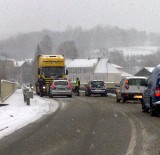 TIR blokuje most w Żarnowej koło Strzyżowa. Są utrudnienia w ruchu