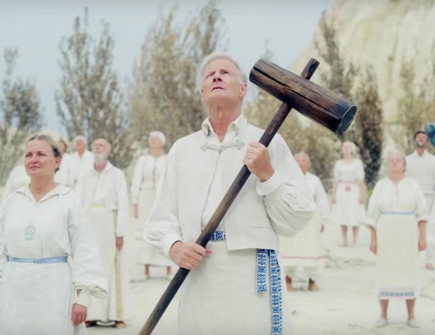 Kadr z filmu „Midsommar. W biały dzień”