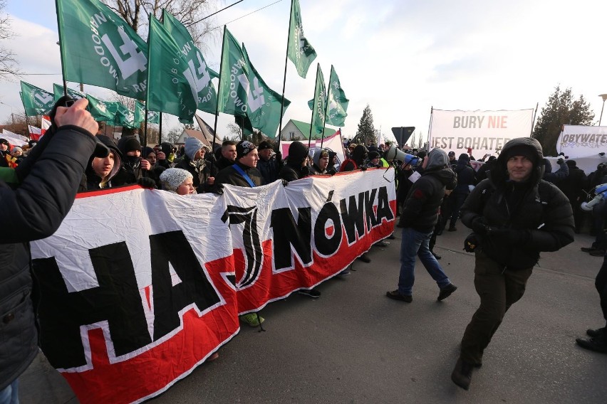 III Marsz Pamięci Żołnierzy Wyklętych w Hajnówce 2018. Policja użyła siły (zdjęcia, wideo)