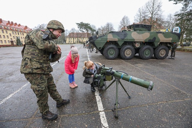 "Ferie z Wojskiem" w koszarach 12 Brygady Zmechanizowanej w Szczecinie