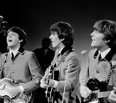 Beatlesi podczas koncertu dla holenderskiej telewizji [1]