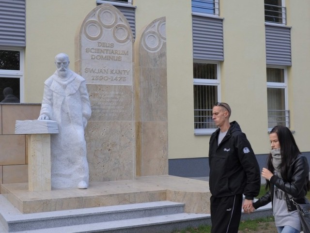 Czwartkowej uroczystości odsłonięcia pomnika towarzyszyć będzie sesja naukowa. Początek godz. 11.