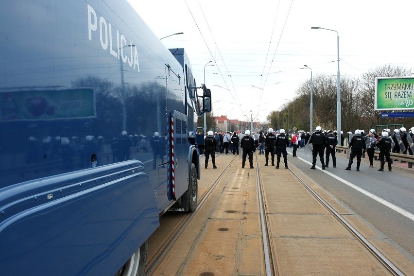 Kibice z Warszawy dotarli do Szczecina około godz. 16.30