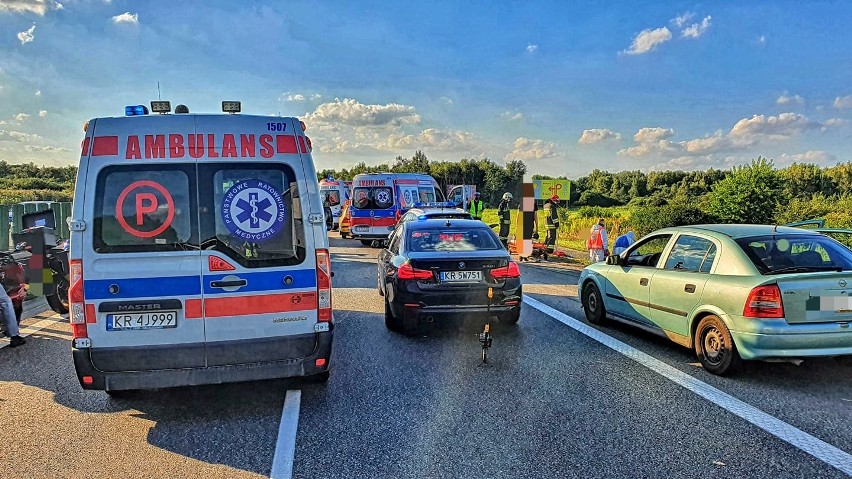 Poważny wypadek na obwodnicy Krakowa. Autostrada w kierunku Katowic była zablokowana