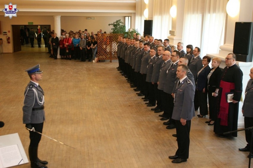 Nowi funkcjonariusze w lubelskiej policji. Złożyli ślubowanie [ZDJĘCIA, WIDEO]