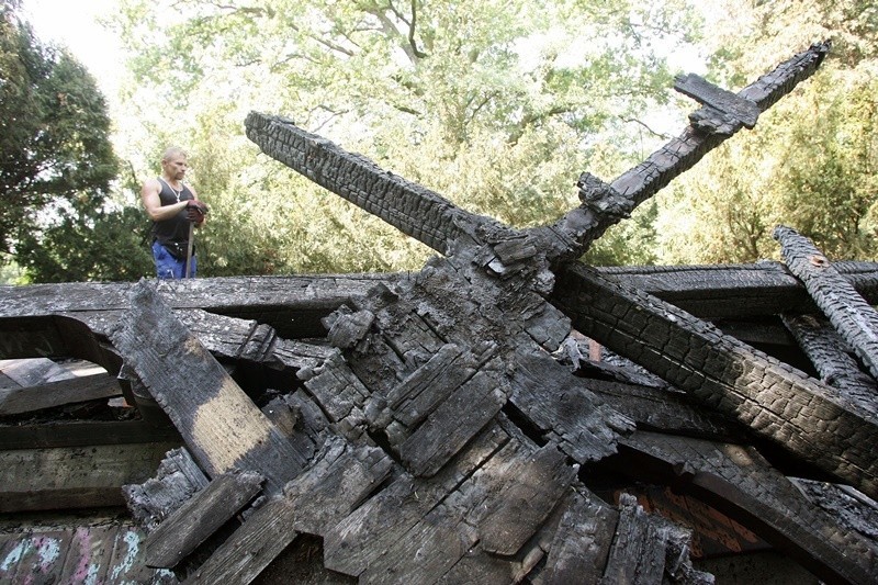 W Parku Południowym spłonęła ponad stuletnia altana. To podpalenie? [ZDJĘCIA]                                 