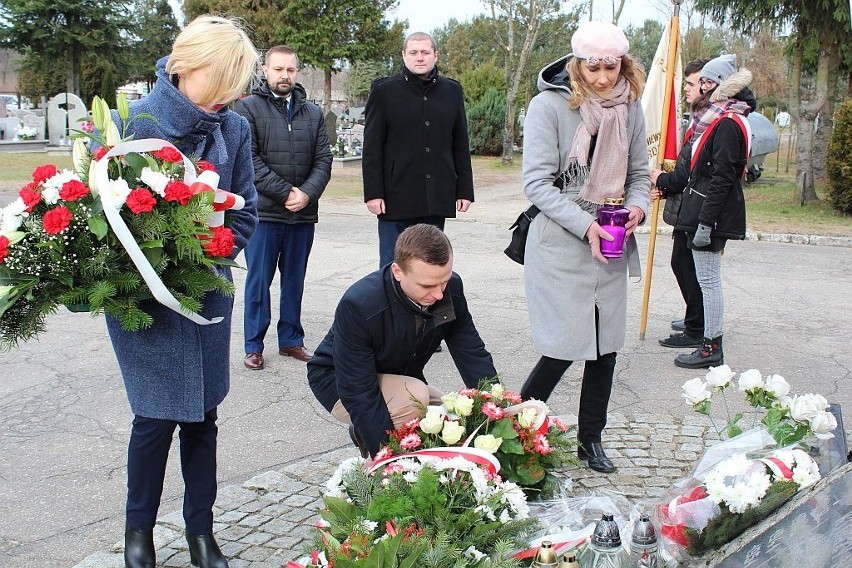 Uroczystość odbyła się pod Krzyżem Sybiraków na cmentarzu w...