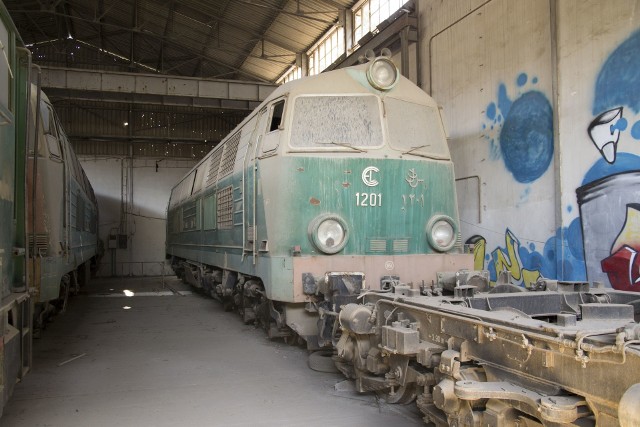 Odnaleziona po latach lokomotywa SU45