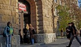 UAM Poznań: Fałszywy profesor skazany na ponad sześć lat więzienia. Mężczyzna molestował studentki
