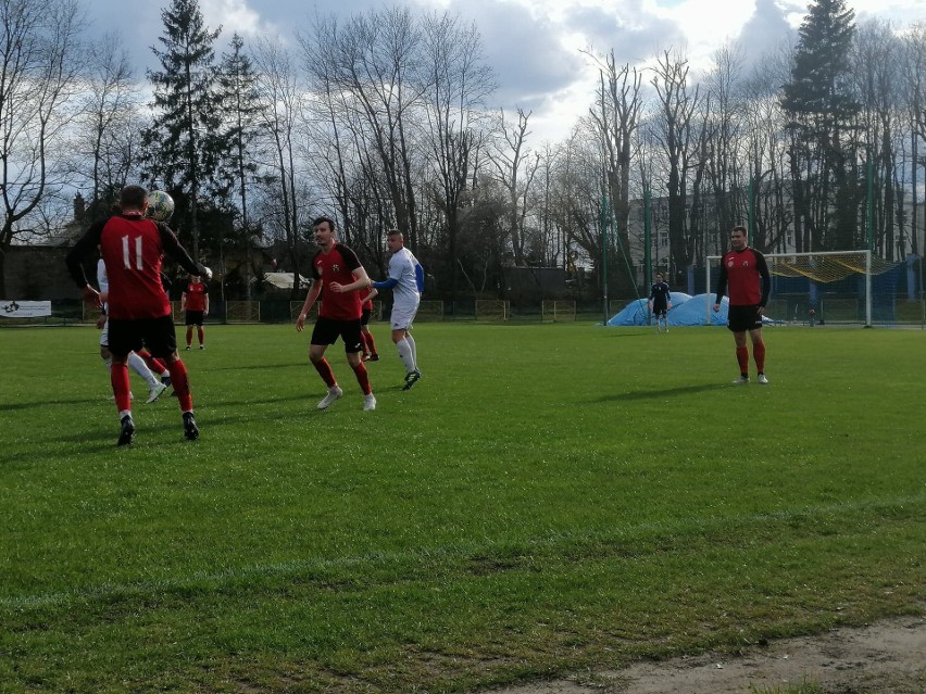 Fotorelacja z meczu Neptuna Końskie z Nidą Pińczów w czwartej lidze. Gospodarze wygrali 2:1