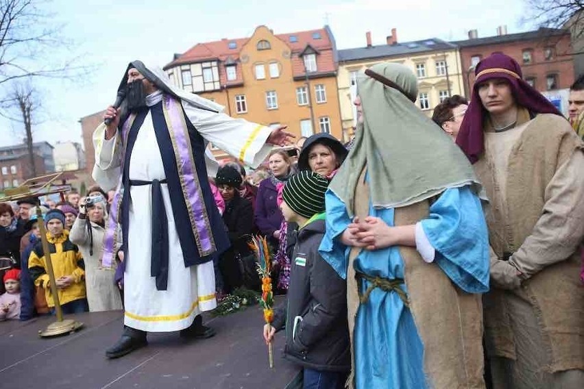 Wczoraj przeżywaliśmy uroczystości Wielkiego Czwartku