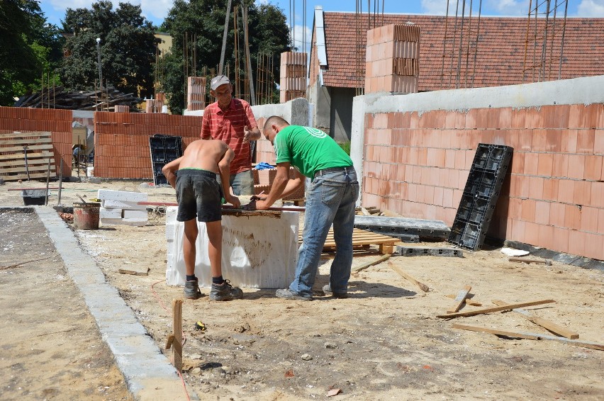 Jeden z budynków zespołu szkół rolniczych w Chrobrzu jest w trakcie przebudowy