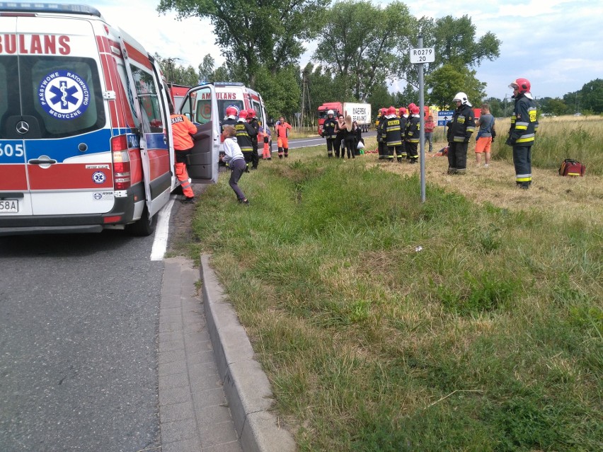 Jedenaście osób rannych w wypadku autobusu                   