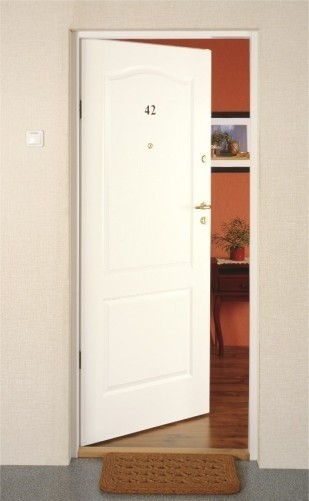 Drzwi wewnątrzklatkowe powinny być szerokości nie większej...
