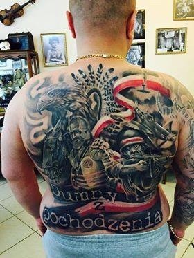 Patriotyczne tatuaże na topie. Tak młodzi Polacy wyrażają swoją miłość do ojczyzny