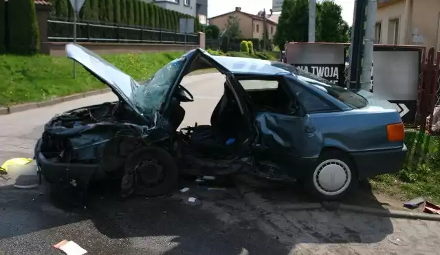 Wypadek w Tarnowskich Górach: zderzyły się dwa audi. Jeden z kierowców nie żyje