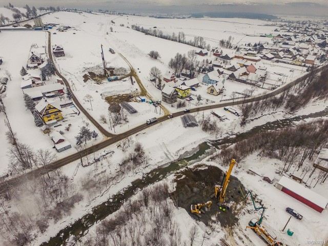 Trwająca zima nie wstrzymała całkowicie prac przy budowie ekspresowej zakopianki pomiędzy Rdzawką a Nowym Targiem