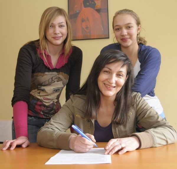 Mariola Michalczuk co roku przekazuje 1 procent swojego podatku na Wojewódzki Szkolny Związek Sportowy - kajaki w Opolu, gdzie trenują jej córki Sandra i Paulina.