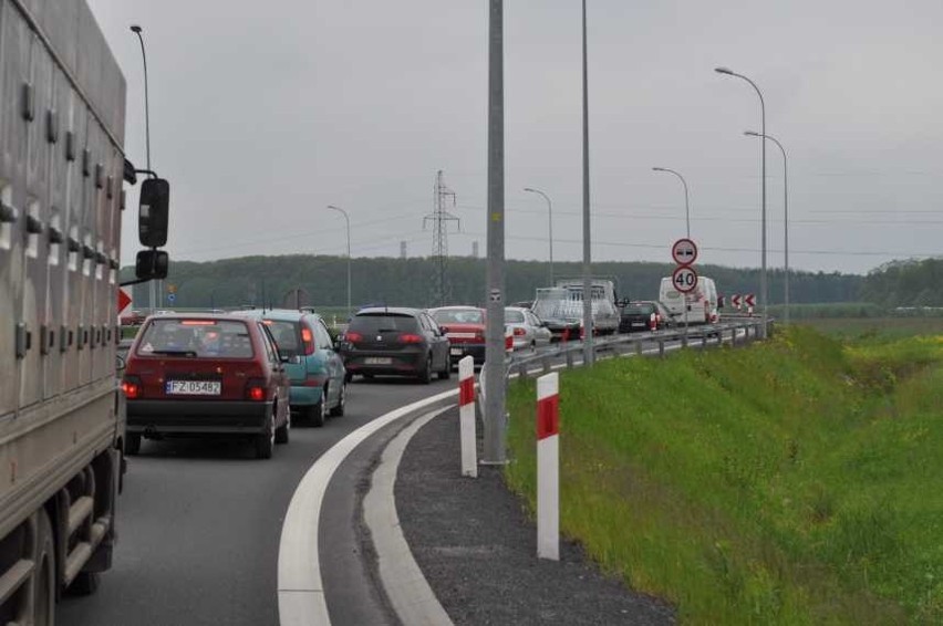 Droga koło Cigacic nieprzejezdna. Zderzyły się cztery TIR-y (zdjęcia Czytelnika)