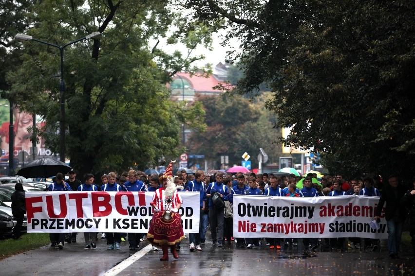 "Milczący marsz" przeszedł przez Kraków [NOWE ZDJĘCIA]