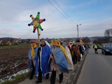 Jeden orszak, cztery parafie. Wszyscy idą pokłonić się Dzieciątku. Bibice witają Trzech Króli