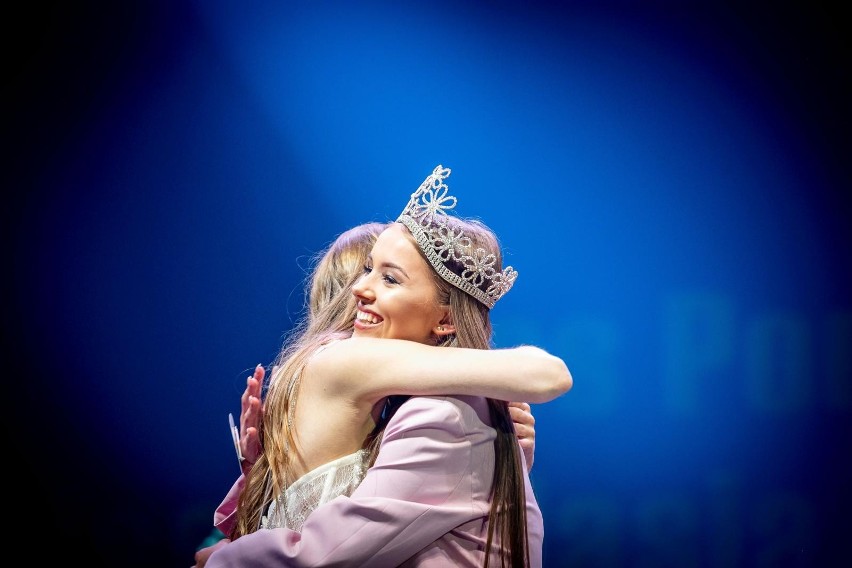 Miss Podlasia 2022. Karolina Wiszyńska została najpiękniejszą Podlasianką. Poznaliśmy też Miss Nastolatek i Mistera Podlasia 2022 [ZDJĘCIA]