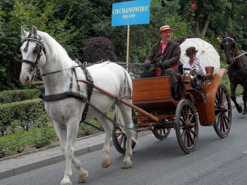 Przepiękne konie, piękne stroje i sportowa rywalizacja, a...