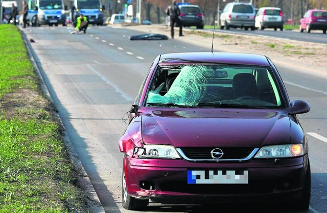 W kwietniu 2014 roku na ulicy Szarych Szeregów w Radomiu kierowca opla śmiertelnie potrącił na pasach 18-letnią Mariolę.