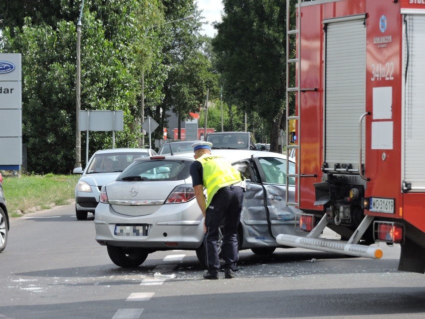 Ostrołęka. Wypadek na skrzyżowaniu alei Wojska Polskiego i Kołobrzeskiej