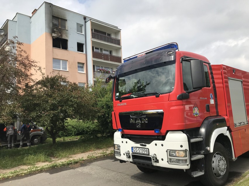 Pożar mieszkania w bloku przy ulicy Dmowskiego w Słupsku