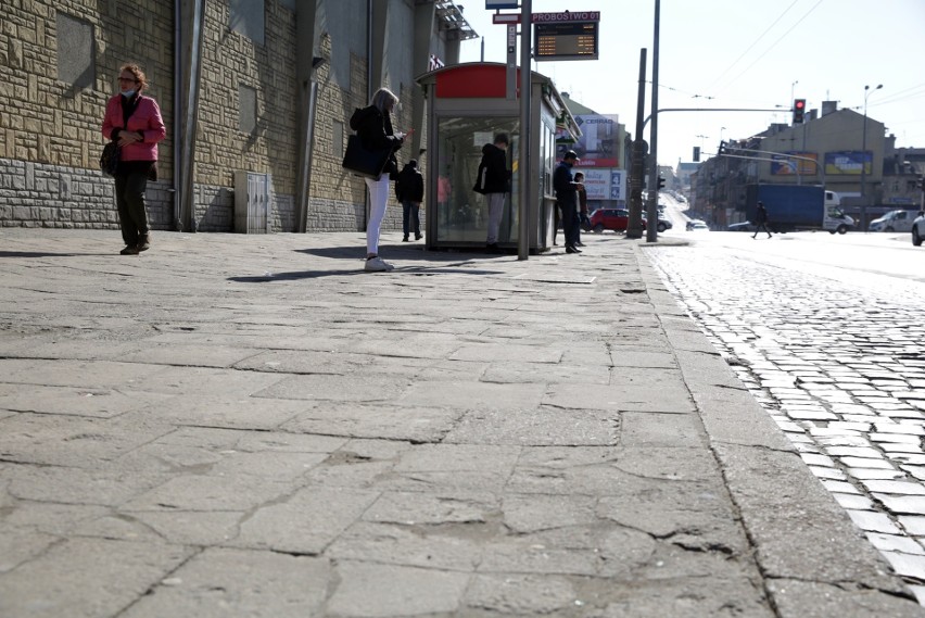 Chodniki do poprawy. Jeszcze w marcu prace na trotuarach przy Lubartowskiej oraz Głębokiej