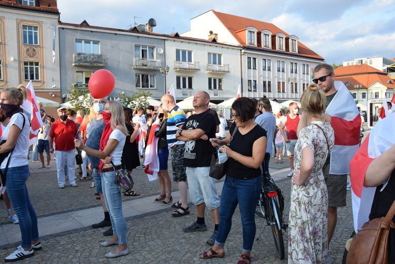 Dziś wielu młodych Białorusinów znalazło się w dramatycznej...