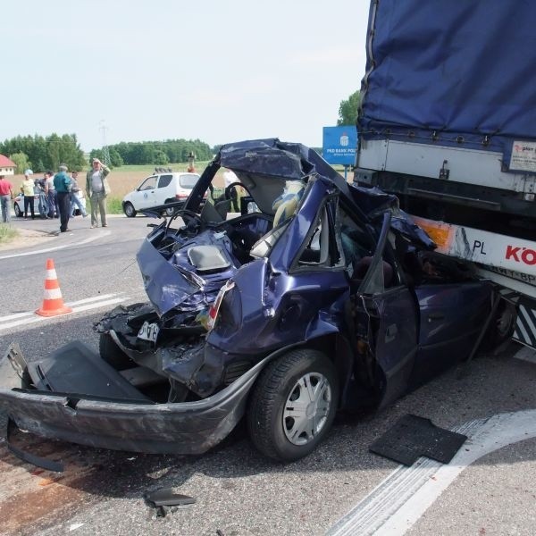 Pasażerowie samochodu osobowego zostali przetransportowani do spzitala w Białymstoku