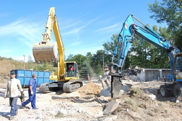 Wykonawca obiecuje, że jeszcze w tym roku zacznie kłaść fundamenty pod kryte kąpielisko