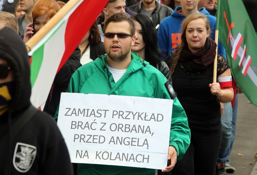 "Szczecin wolny od islamu". Protest przeciw imigrantom [wideo]