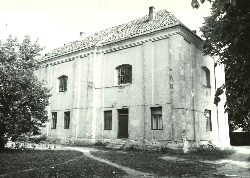 Mełgiew, dawny kościół parafialny, fot. T. Ptasiński, 1972...