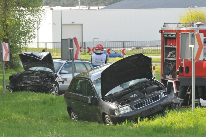 Wypadek na ul. Północnej w Kostrzynie. Zderzyły się dwa audi (zdjęcia)