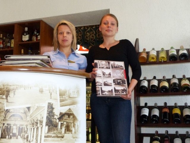 Agnieszka Zarębska właścicielka (z prawej) i Ernesta Domagała, pracownica buskiej restauracji Sekrety Buska prezentują wnętrze lokalu, który już niedługo przejdzie kuchenną rewolucję pod okiem Magdy Gessler.