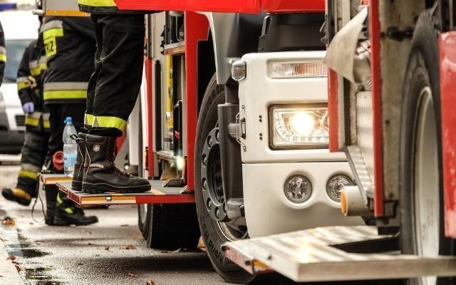 Jabłońskie. Tragiczny pożar w powiecie augustowskim. Nie żyją dwie osoby 