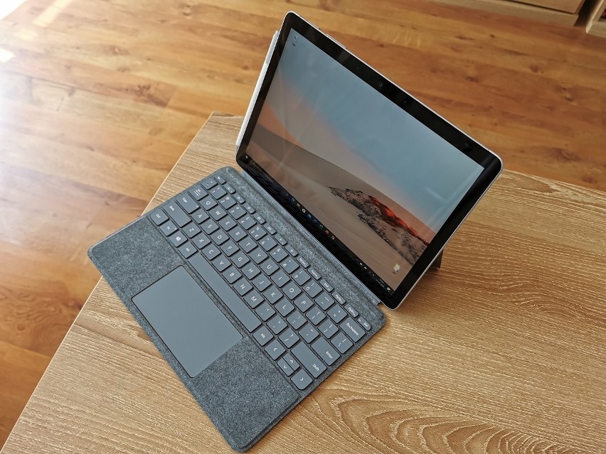 Surface Go 2, niewielkie i mobilne urządzenie 2 w 1 Microsoftu. Test, recenzja