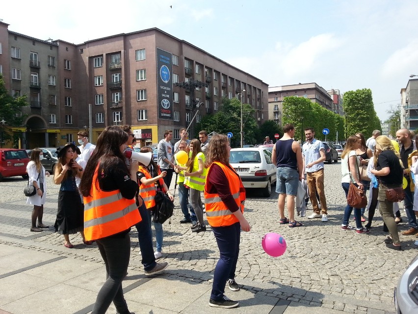 Juwenalia Zagłębiowskie 2015: Korowód studentów na ulicach...