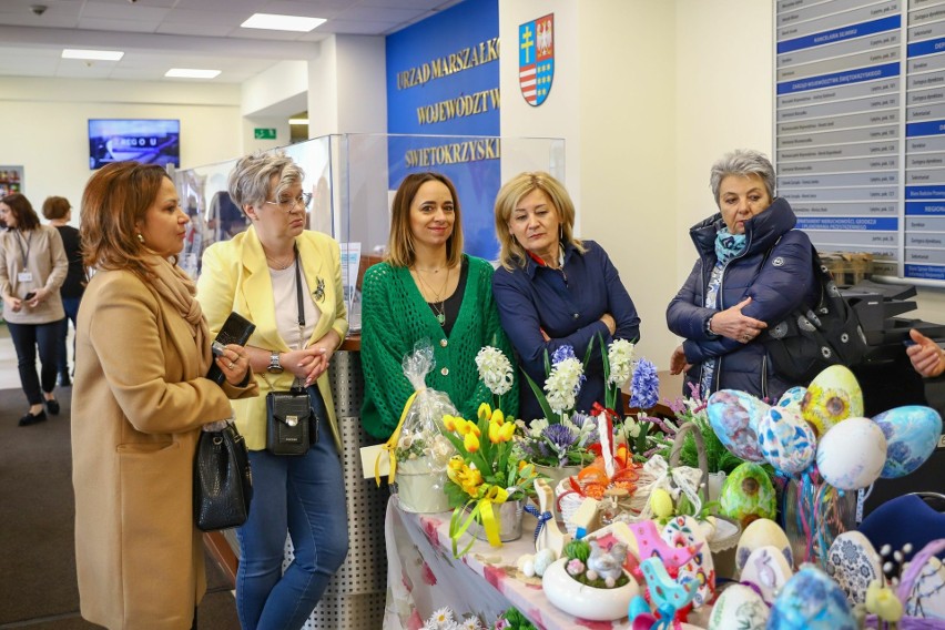 Wielkanocny kiermasz ekonomii społecznej w Kielcach. Zobacz wyjątkowe ozdoby na święta