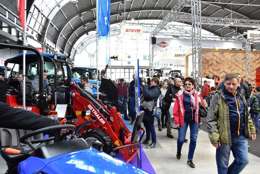 Agrotech 2019 w Kielcach. Cudne i mega nowoczesne ciągniki zachwycają 