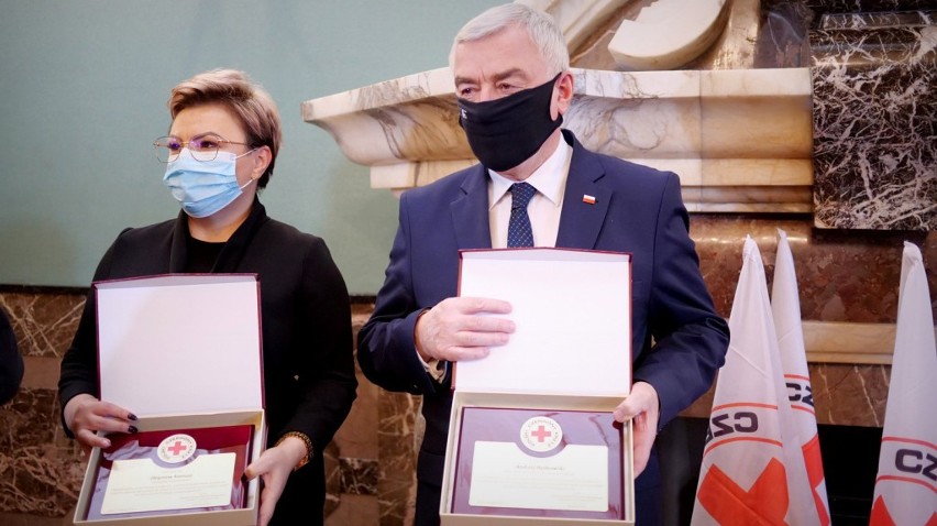 To oni oddają bezcenny lek. Wyróżnienia dla zasłużonych honorowych krwiodawców w Kielcach (ZDJĘCIA)