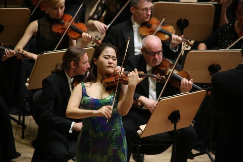 Ji Young Lim i Orkiestra Filharmonii Poznańskiej