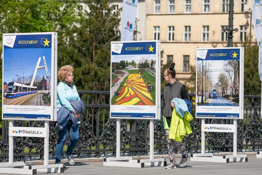 Wystawę zorganizowano z okazji 15-lecia wejścia Polski do...