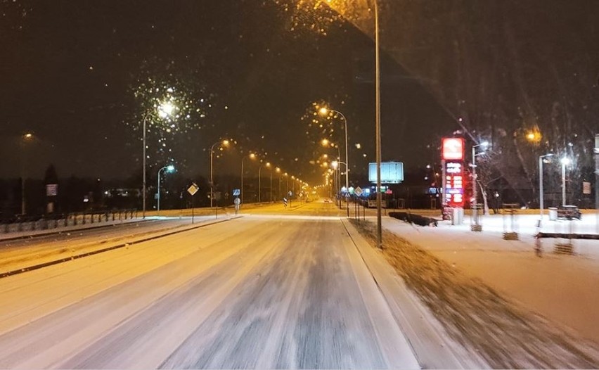 Na wrocławskich ulicach panują fatalne warunki jazdy. Uwaga...