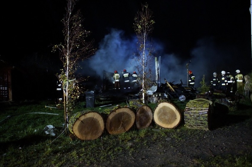 Pożar domku letniskowego w Dębinie w gminie Ustka 
